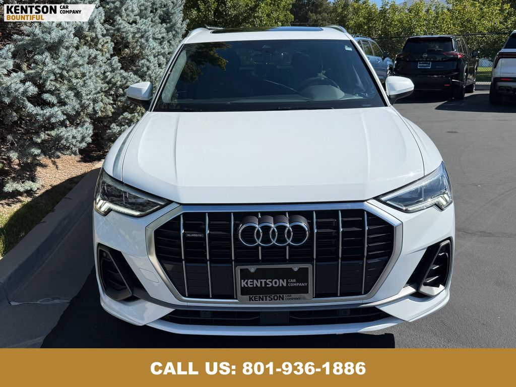 2025 Audi Q3 S line Premium photo 2