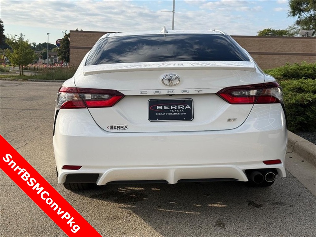 2022 Toyota Camry SE photo 3