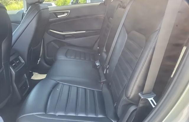 2024 Ford Edge SEL photo 4