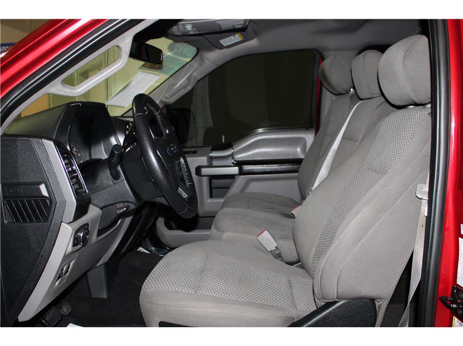 2019 Ford F-150 XLT photo 9