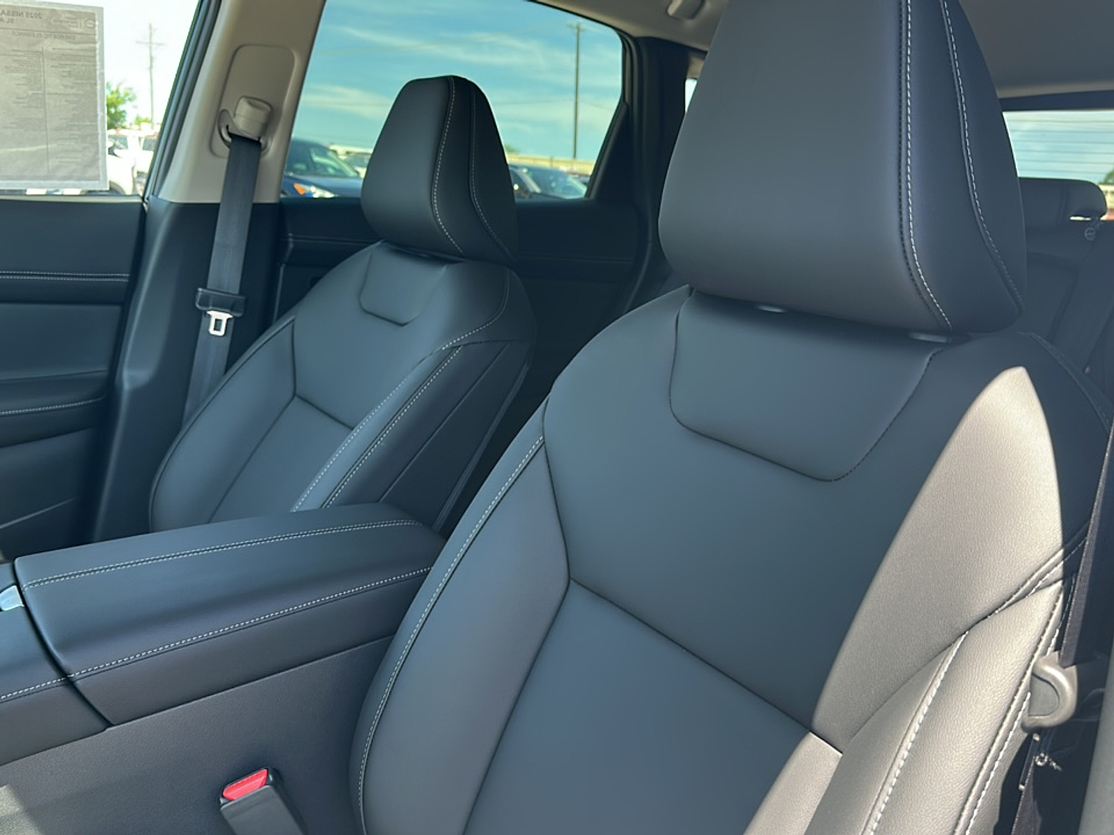 2025 Nissan Murano SL photo 3