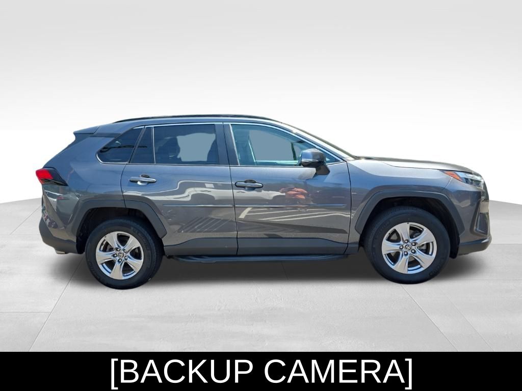 2023 Toyota RAV4 XLE photo 2