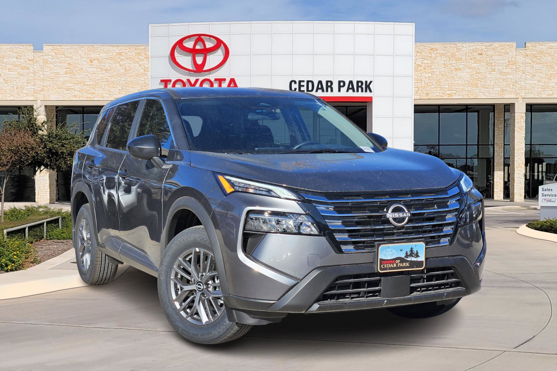 2026 Nissan Rogue S's photo