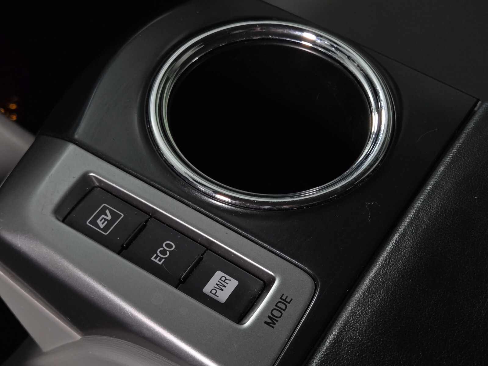 2015 Toyota Prius V Four photo 30