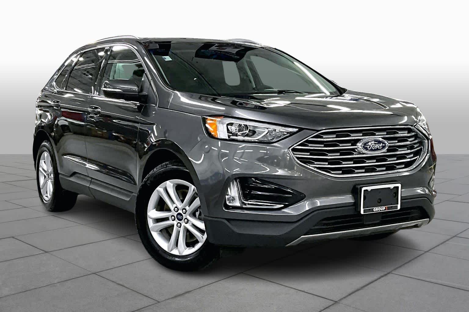 2020 Ford Edge SEL photo 2