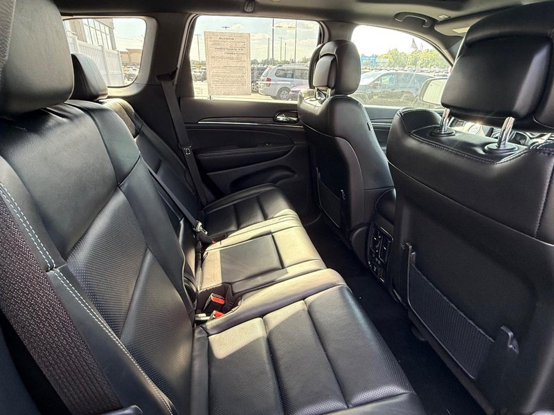 2021 Jeep Grand Cherokee Anniversary Edition photo 3