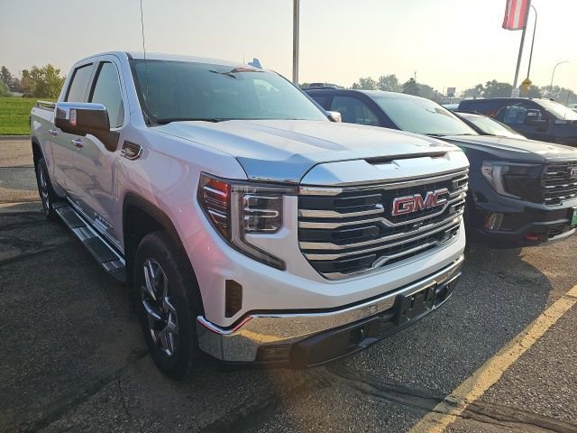 2024 GMC Sierra 1500 SLT's photo