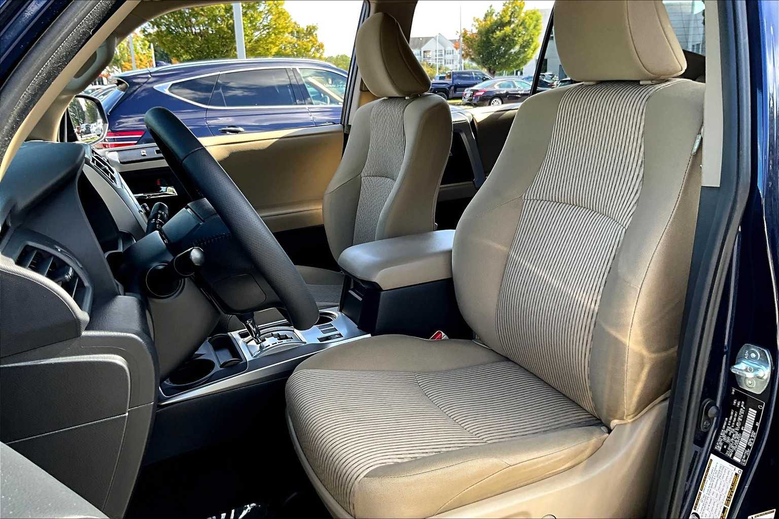 2021 Toyota 4Runner SR5 4WD photo 6