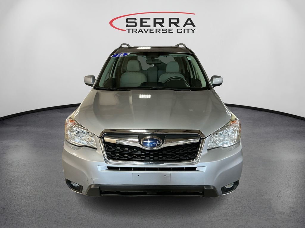 2016 Subaru Forester 2.5i Premium photo 2