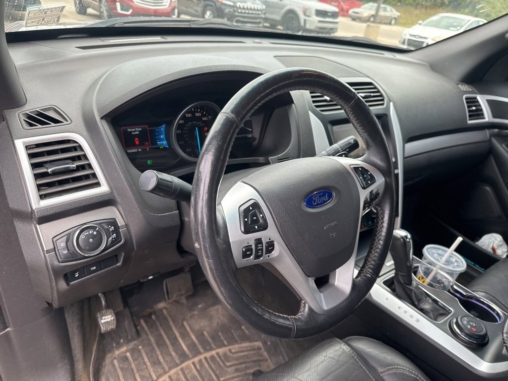 2015 Ford Explorer Sport photo 44