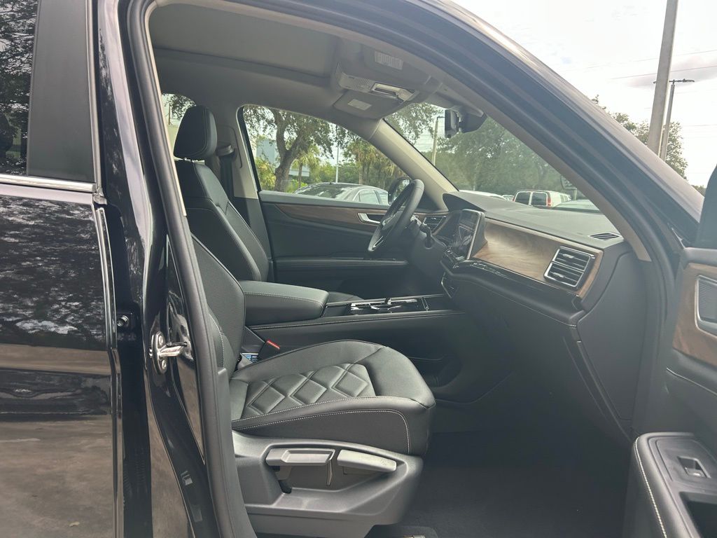 2026 Volkswagen Atlas SE Technology photo 25