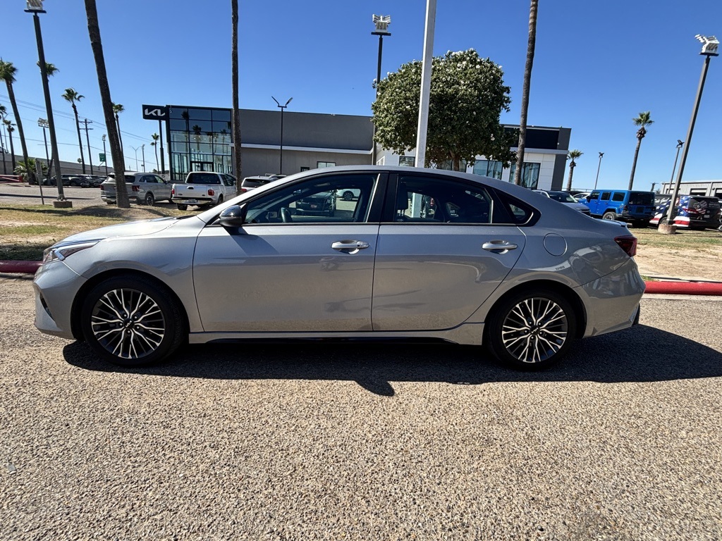 2023 Kia Forte GT-Line photo 2