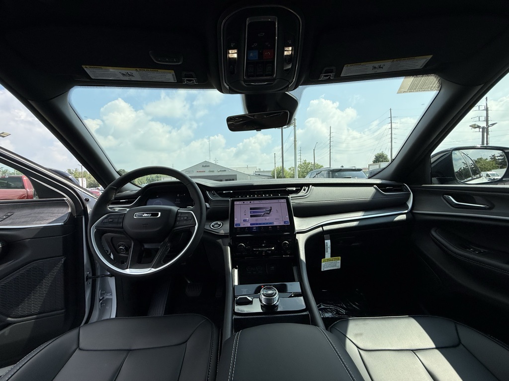 2025 Jeep Grand Cherokee Limited photo 18