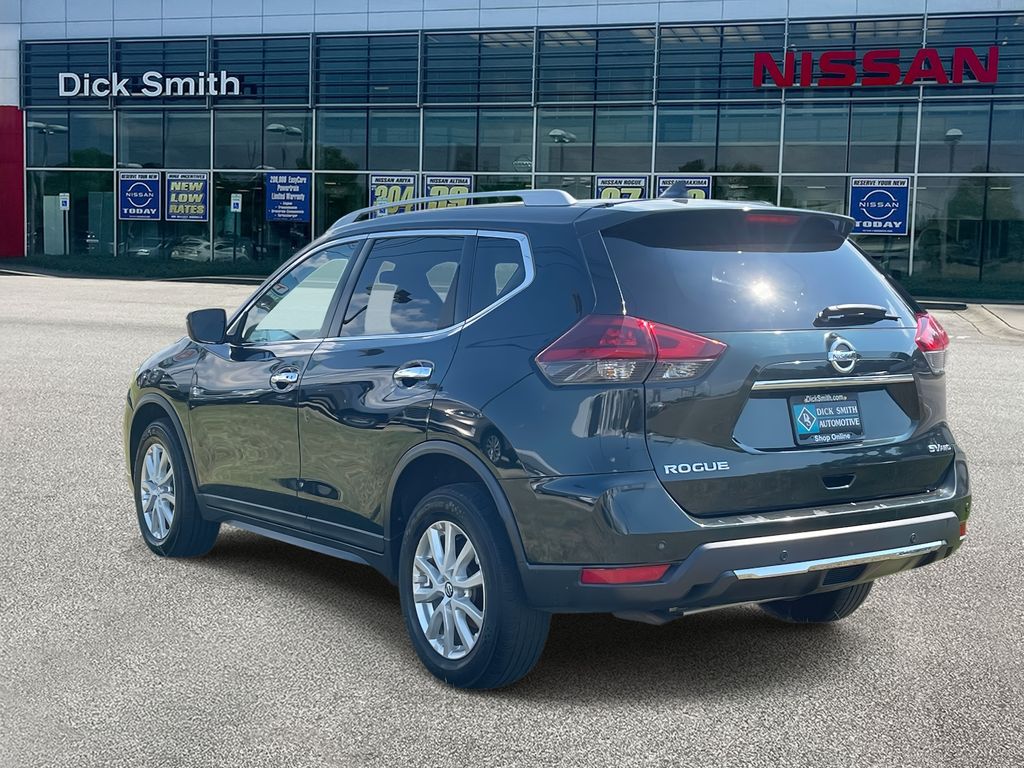 2019 Nissan Rogue SV photo 3
