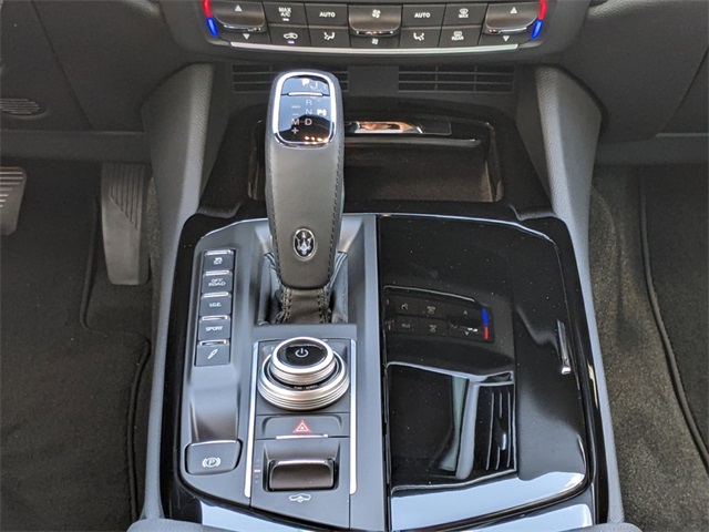 2023 Maserati Levante Base GT photo 13