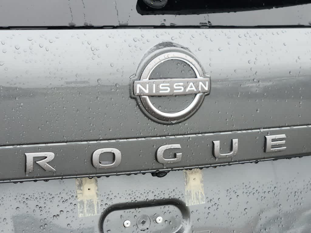 2026 Nissan Rogue SV photo 14