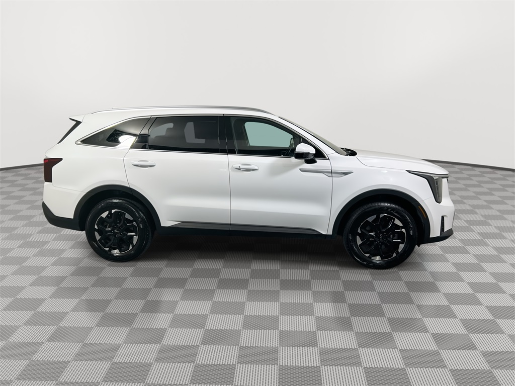 2024 Kia Sorento S photo 9