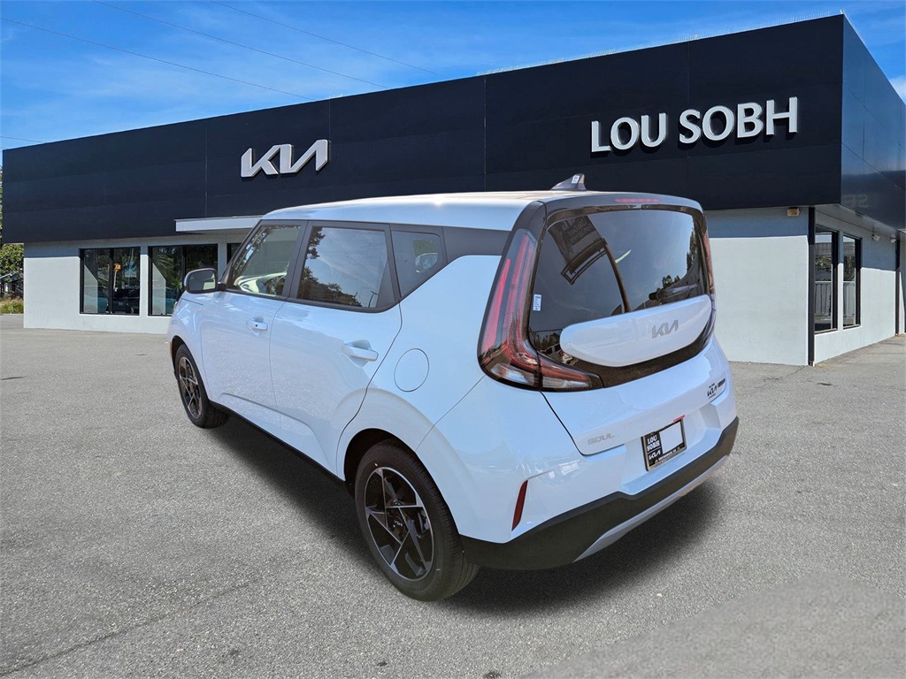 2025 Kia Soul EX photo 2
