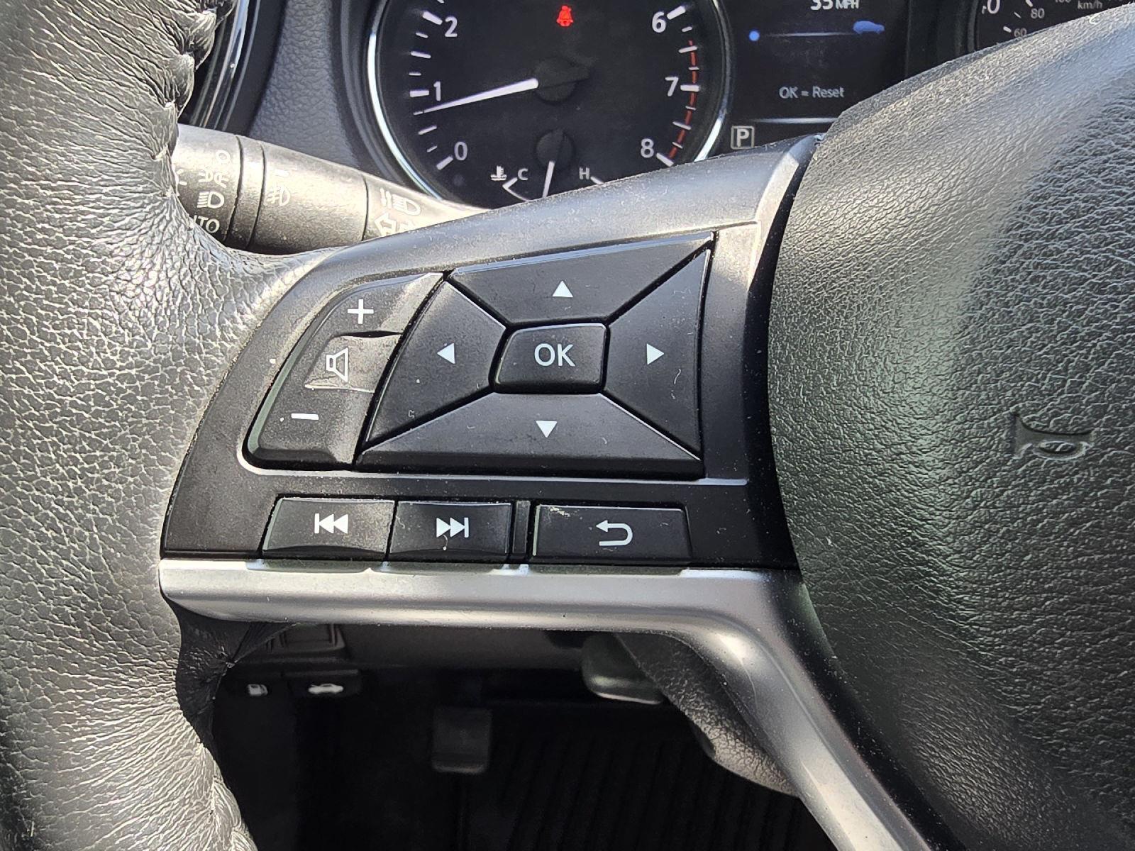2017 Nissan Rogue SV photo 15
