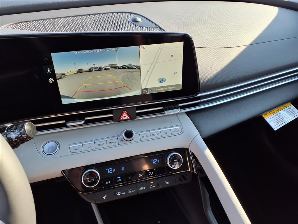 2025 Hyundai Elantra Limited photo 8