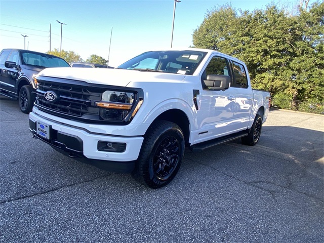 2025 Ford F-150 XLT photo 3