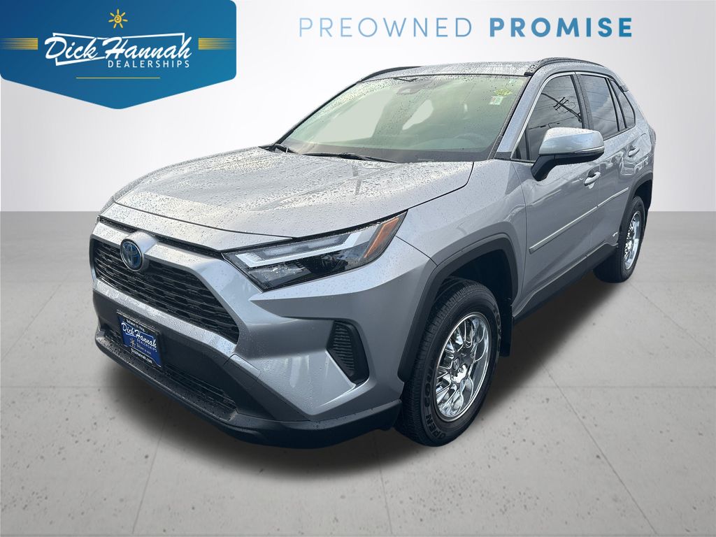 2024 Toyota RAV4 LE's photo