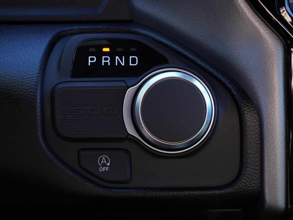 New 2026 Granite Crystal Metallic Clear-Coat Exterior Paint RAM Big Horn Night Edition image 19