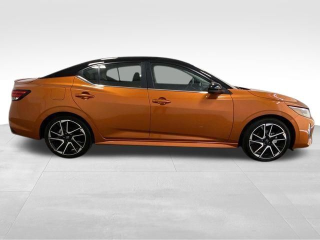 2024 Nissan Sentra SR photo 2