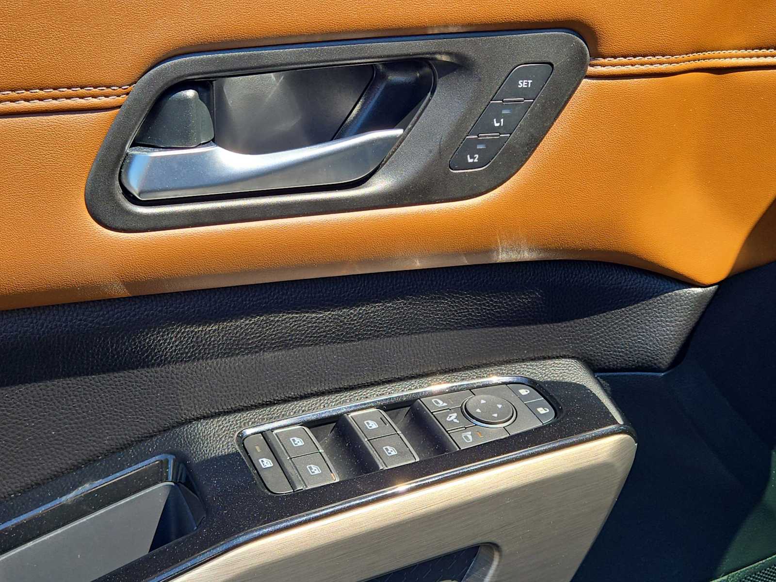 2024 Nissan Pathfinder Platinum photo 22