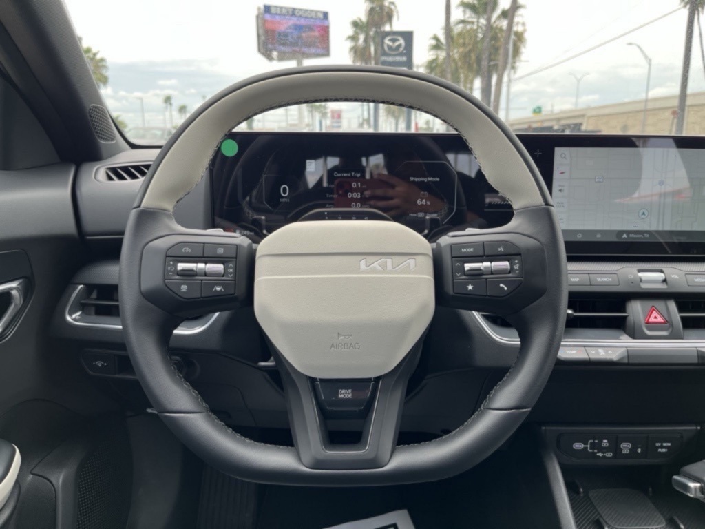 2025 Kia K4 GT-Line photo 9