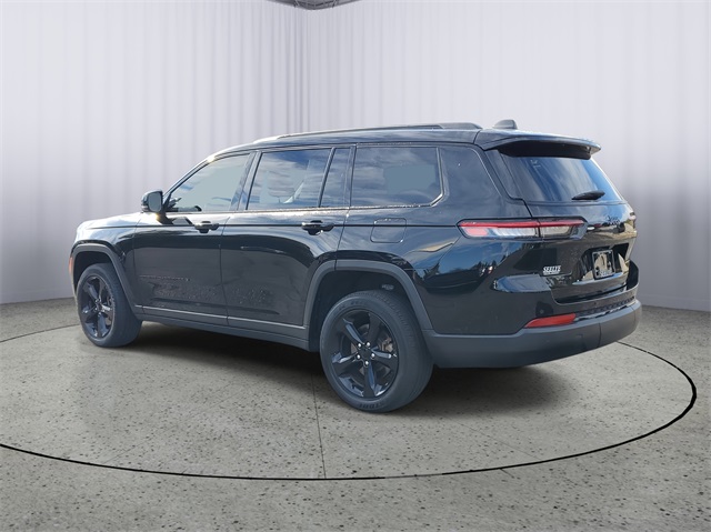 2023 Jeep Grand Cherokee Altitude photo 3