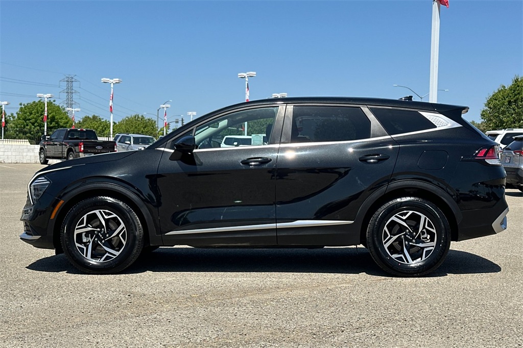 2024 Kia Sportage LX photo 3