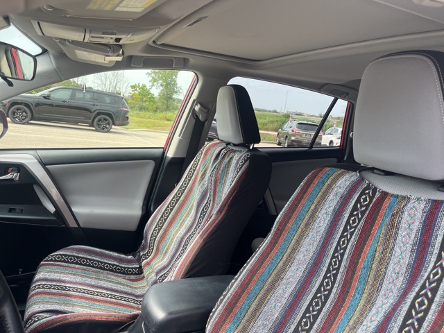 2017 Toyota RAV4 XLE photo 9