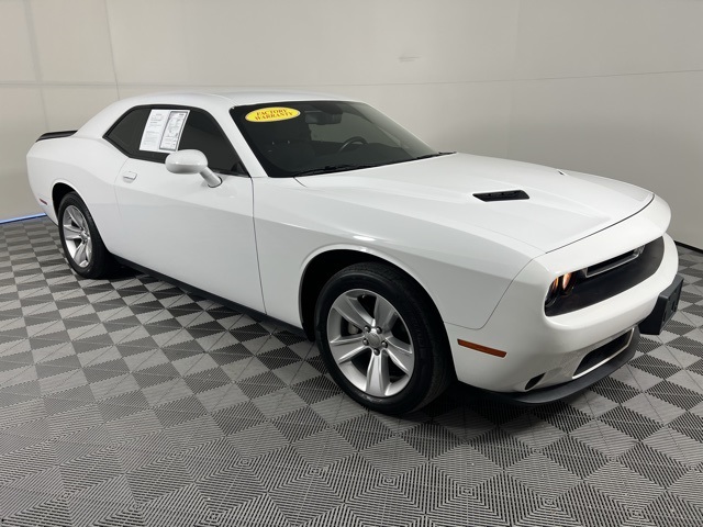 2023 Dodge Challenger SXT's photo