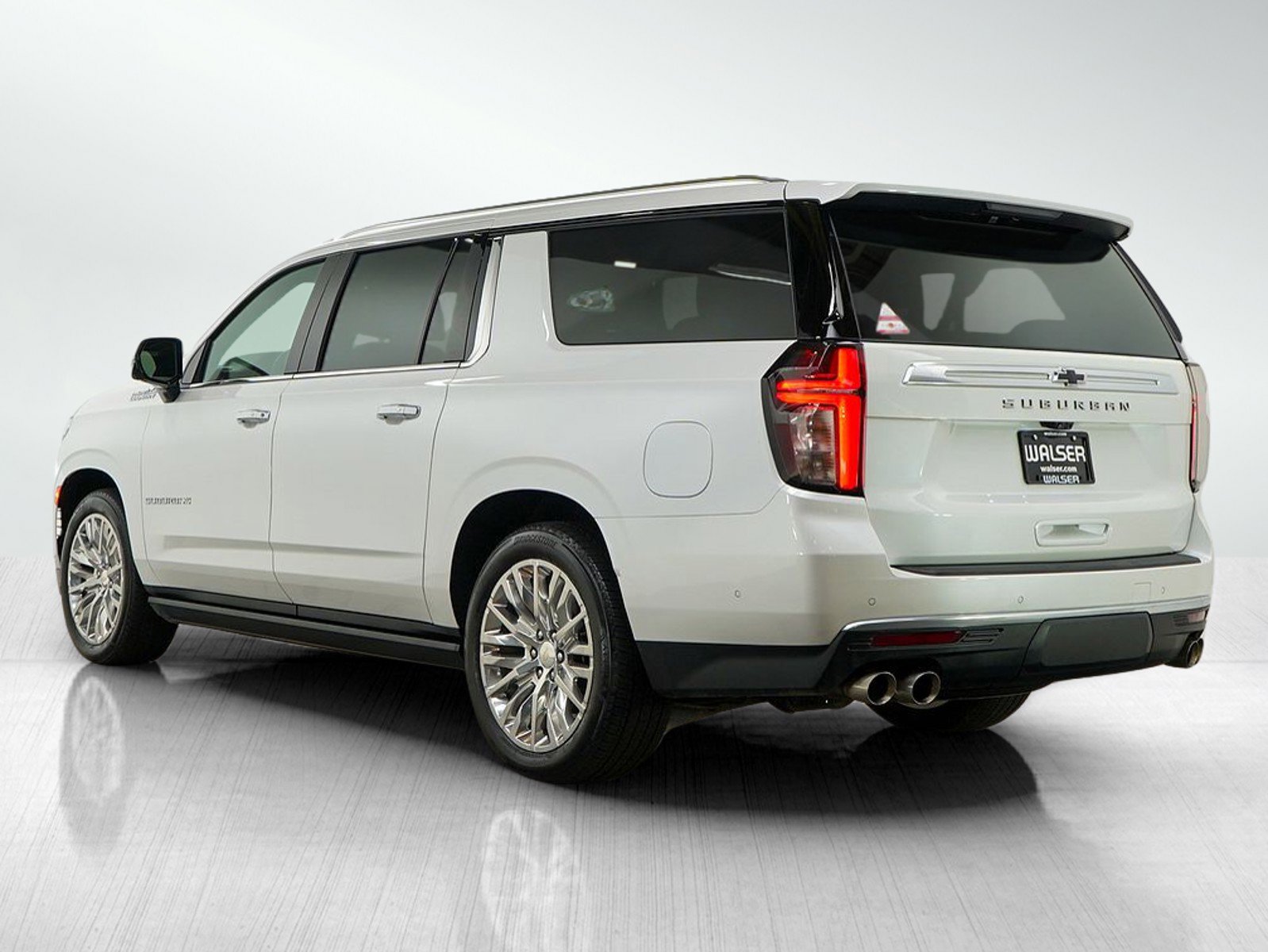 2024 Chevrolet Suburban High Country photo 2