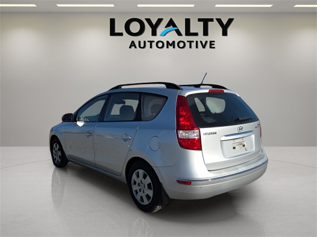 2010 Hyundai Elantra Touring GLS photo 3