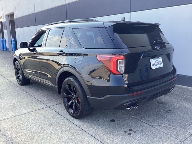 2022 Ford Explorer ST photo 4