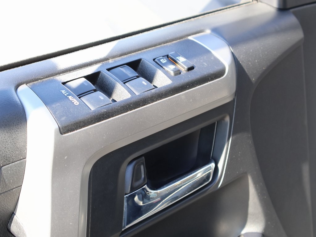2024 Toyota 4Runner SR5 photo 20
