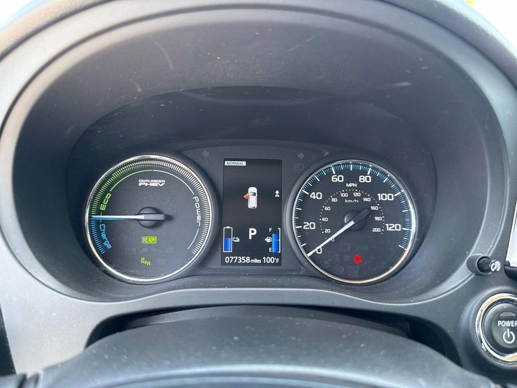 2018 Mitsubishi Outlander PHEV SEL photo 32
