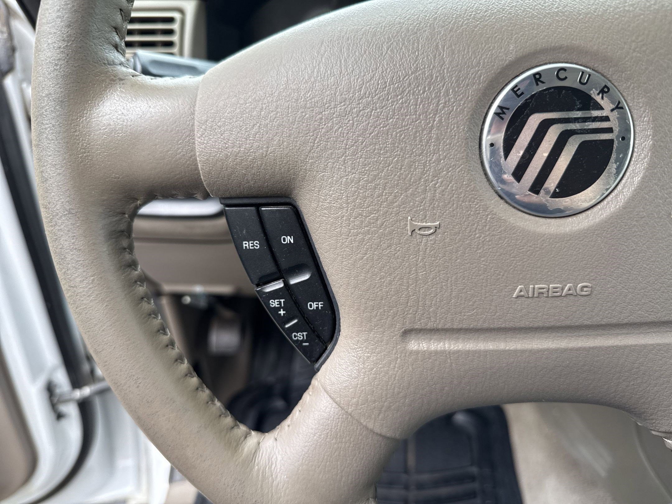 2004 Mercury Mountaineer photo 14