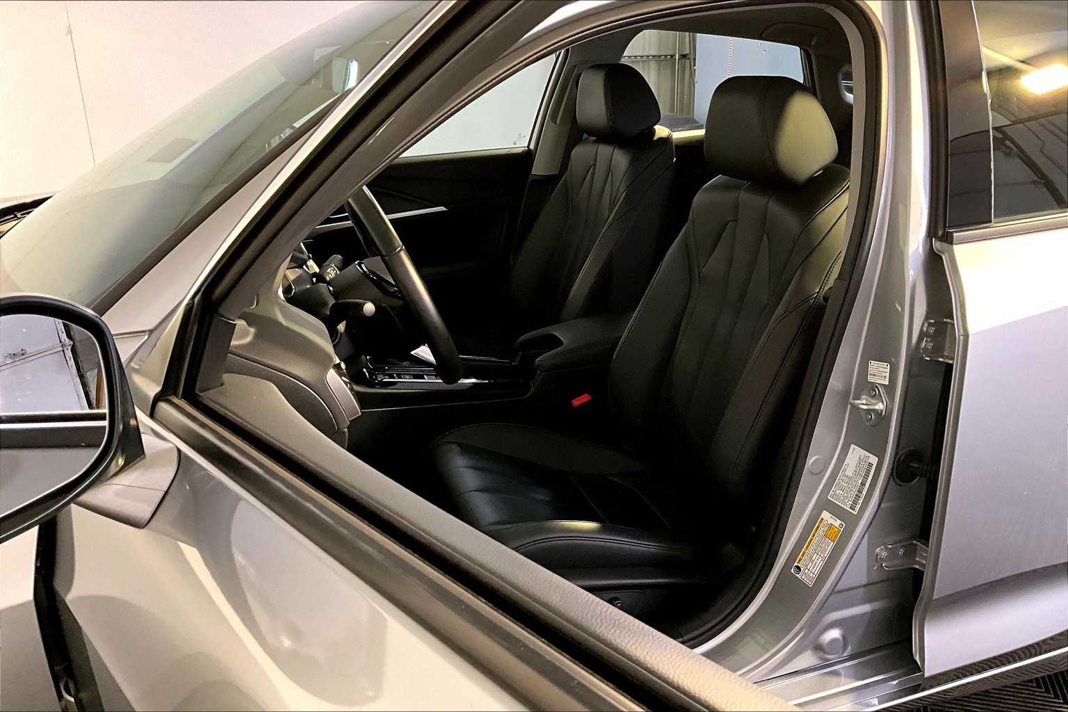 2025 Acura Integra Base photo 8