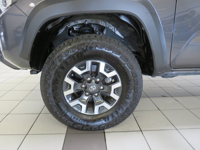 2023 Toyota Tacoma TRD Off-Road photo 3