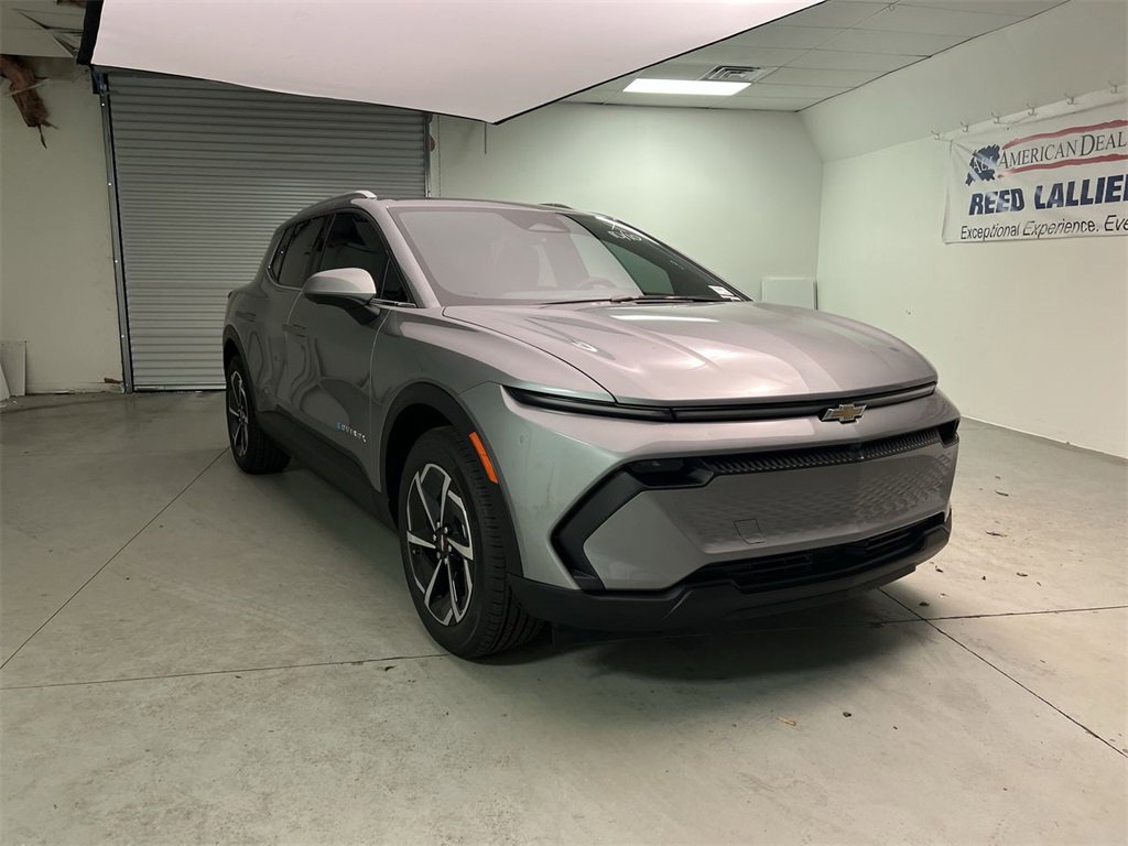 2026 Chevrolet Equinox EV 2LT's photo