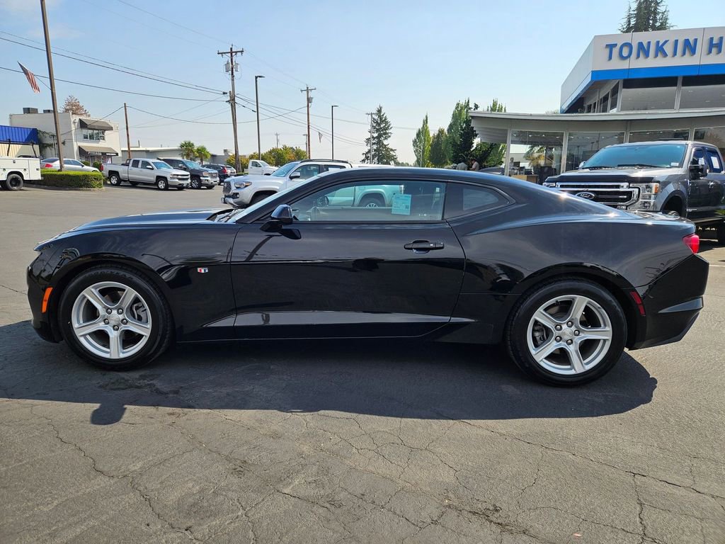 2023 Chevrolet Camaro 1LT photo 3