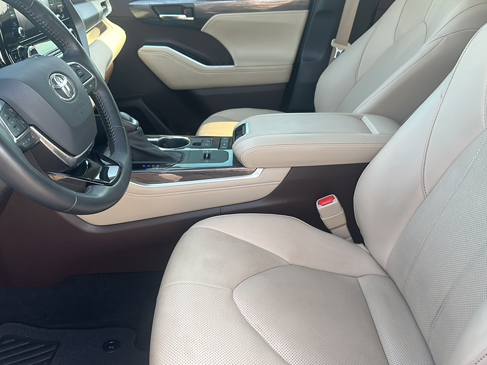 2021 Toyota Highlander Limited photo 6