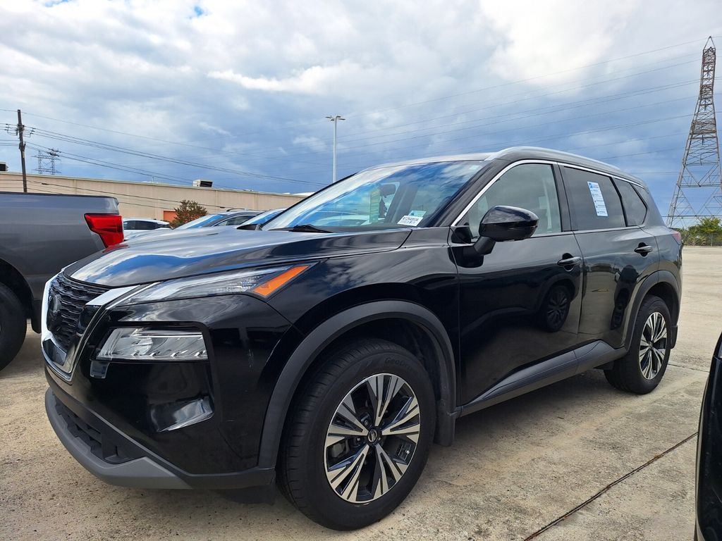 2021 Nissan Rogue SV's photo