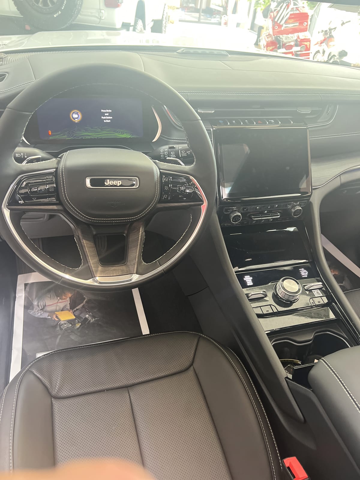 2023 Jeep Cherokee Overland photo 17