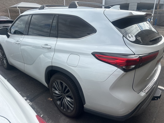 2022 Toyota Highlander Platinum photo 5