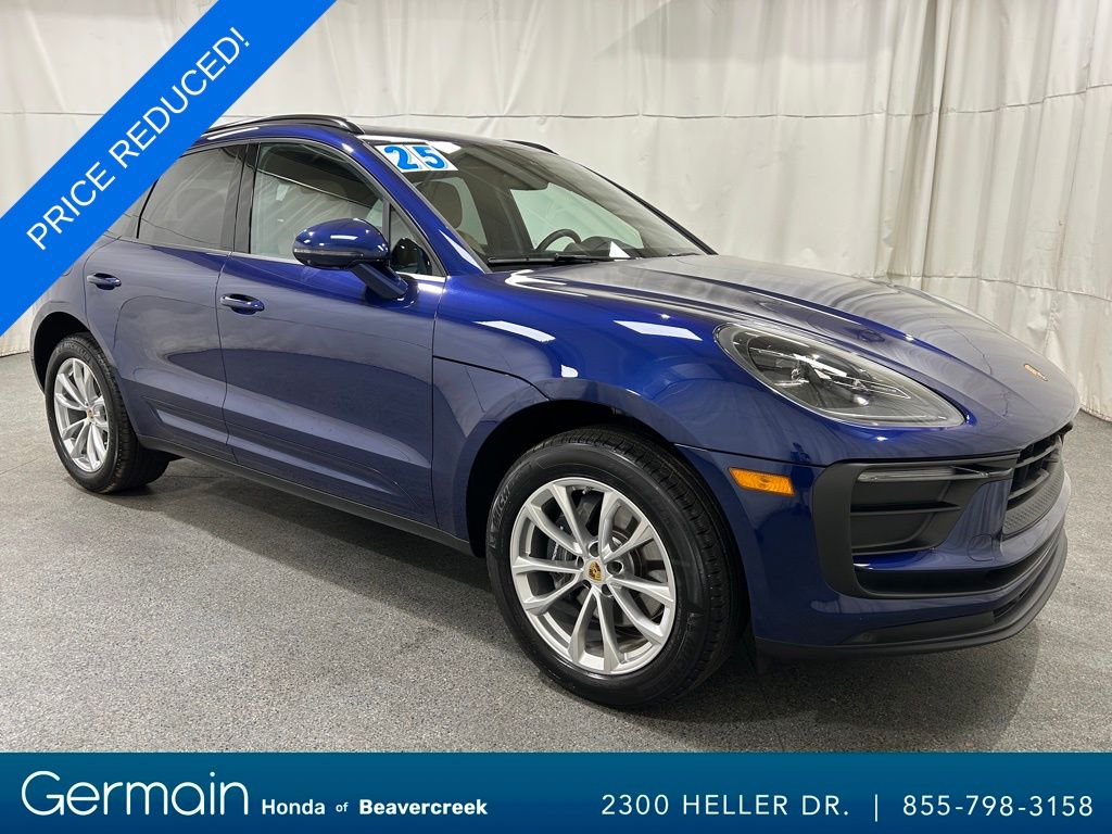 2025 Porsche Macan Base