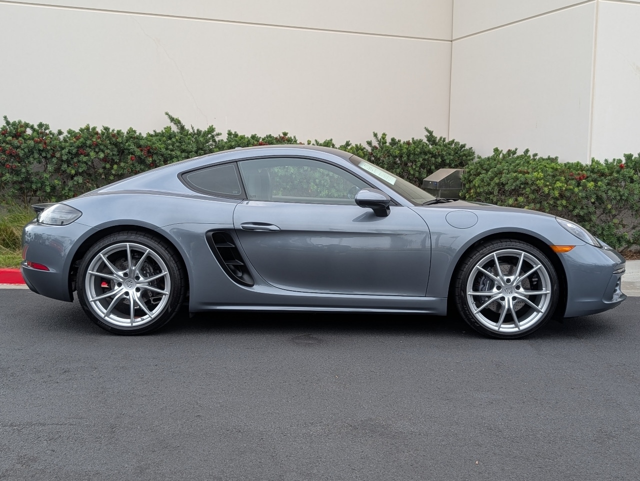 2025 Porsche Cayman Base photo 5